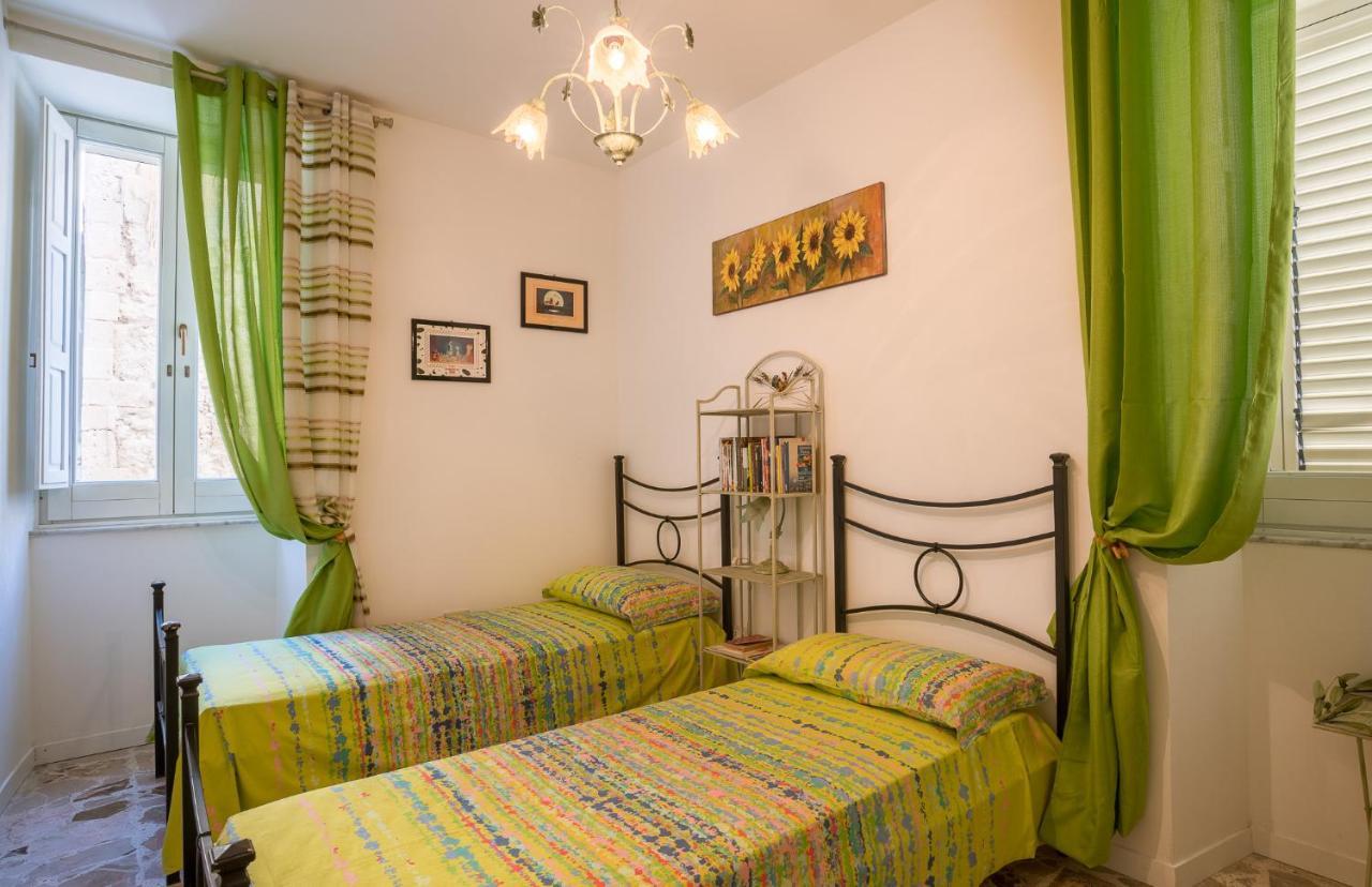 Maniace Sea View Apartment By Ortigia Apartments Syracuse Eksteriør billede