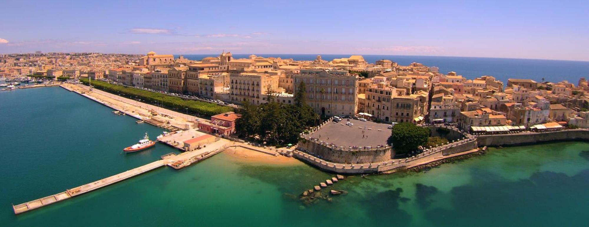 Maniace Sea View Apartment By Ortigia Apartments Syracuse Eksteriør billede